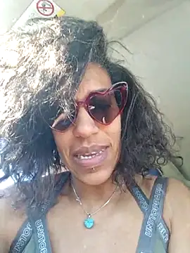 Snapshot of Goldenlace chatting on February 23, 2026, 12:06 pm Goldenlace online show from February 23, 2026, 12:06 pm