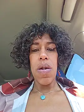 Snapshot of Goldenlace chatting on February 27, 2026, 12:49 pm Goldenlace online show from February 27, 2026, 12:49 pm