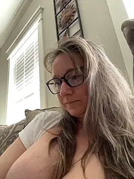 Vivian MayXxX online show from March 13, 2026, 10:04 pm