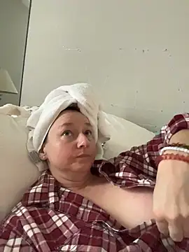 Vivian MayXxX online show from November 16, 2025, 6:01 pm