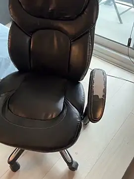 1714914111 online show from October 7, 2025, 2:51 pm