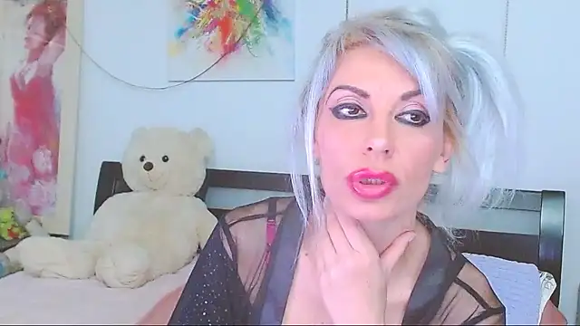 HoneyLara online show from March 13, 2026, 10:37 pm