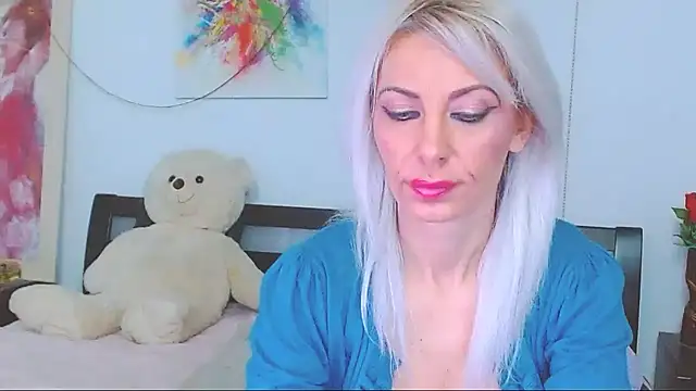 HoneyLara online show from February 14, 2026, 7:25 pm