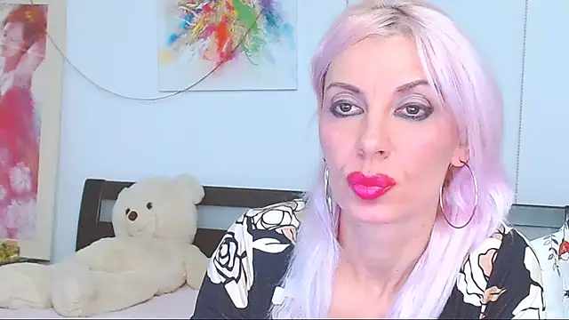 HoneyLara online show from October 10, 2025, 8:53 pm