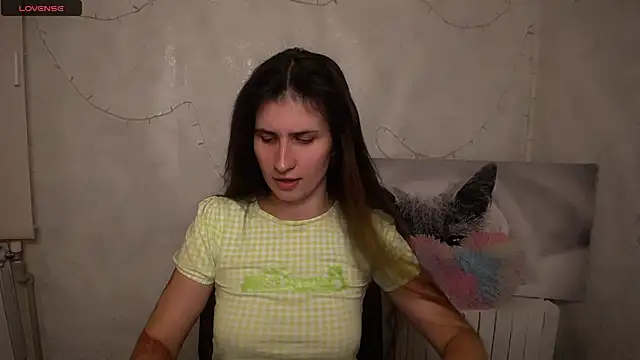 MaryEm976 online show from July 27, 2026, 10:44 am