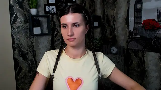 MaryEm976 online show from June 26, 2026, 5:46 am