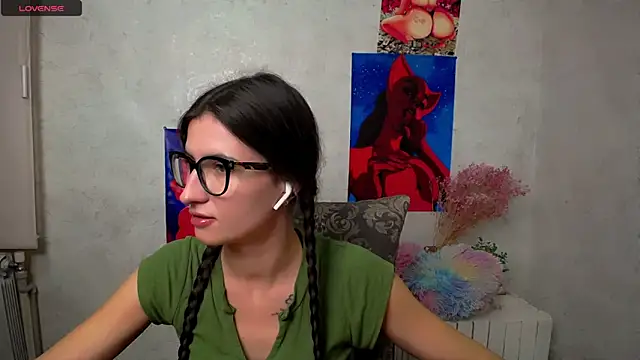 MaryEm976 online show from October 22, 2025, 7:52 am