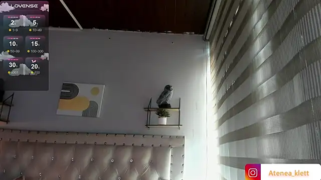 Atenea Klett  online show from May 25, 2026, 1:54 pm