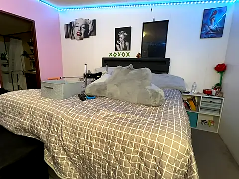 AngelSinz69 online show from October 12, 2025, 4:14 am