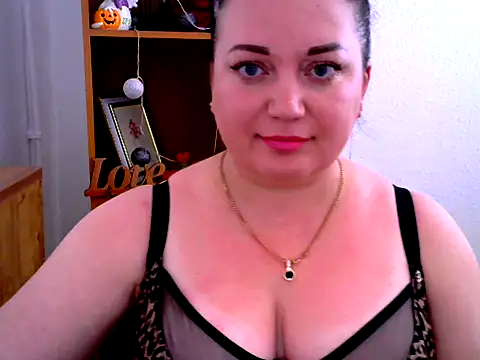 AmanaGi online show from November 3, 2025, 4:43 pm