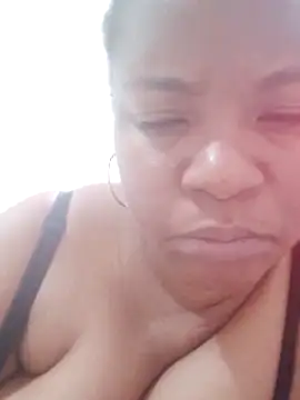 Snapshot of bigtitssxx chatting on June 7, 2026, 7:52 pm bigtitssxx online show from June 7, 2026, 7:52 pm