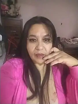 Snapshot of Vilainemarie chatting on July 7, 2026, 10:02 pm Vilainemarie online show from July 7, 2026, 10:02 pm