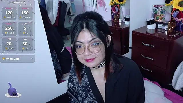 Snapshot of Catwhite_ chatting on February 14, 2026, 2:28 pm Catwhite online show from February 14, 2026, 2:28 pm