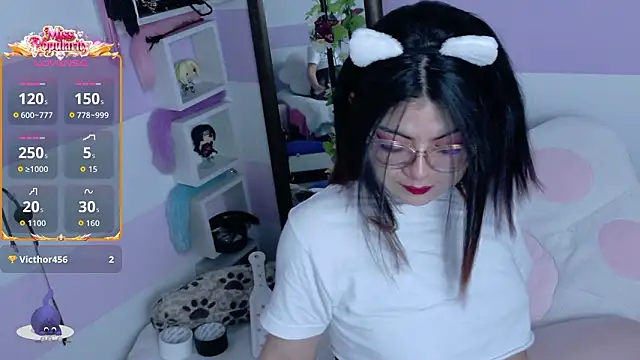 Snapshot of Catwhite_ chatting on February 3, 2026, 2:33 pm Catwhite online show from February 3, 2026, 2:33 pm