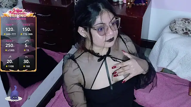 Snapshot of Catwhite_ chatting on February 2, 2026, 4:39 pm Catwhite online show from February 2, 2026, 4:39 pm