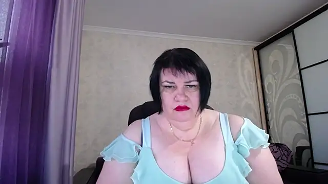 JuicyLady Di online show from October 11, 2025, 4:57 am