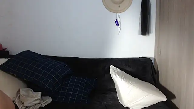 maya hottt online show from March 3, 2025, 9:24 am