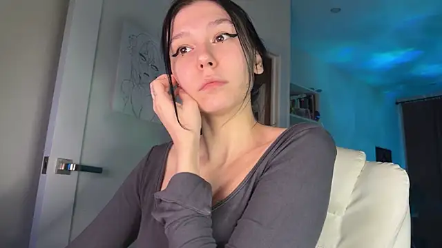 Snapshot of pinkdolly18 chatting on October 27, 2025, 10:11 pm pinkdolly18 online show from October 27, 2025, 10:11 pm