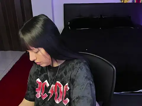 lia minami online show from March 24, 2026, 3:28 am