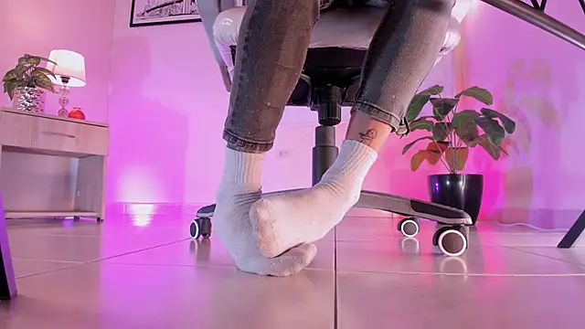 ArchieCollins online show from October 17, 2025, 10:22 pm