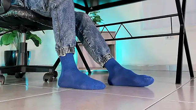 ArchieCollins online show from December 15, 2025, 9:09 pm