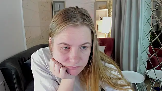 JadeSoft online show from October 18, 2025, 8:55 pm