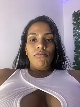 ArielleMillerr online show from March 18, 2025, 8:05 pm