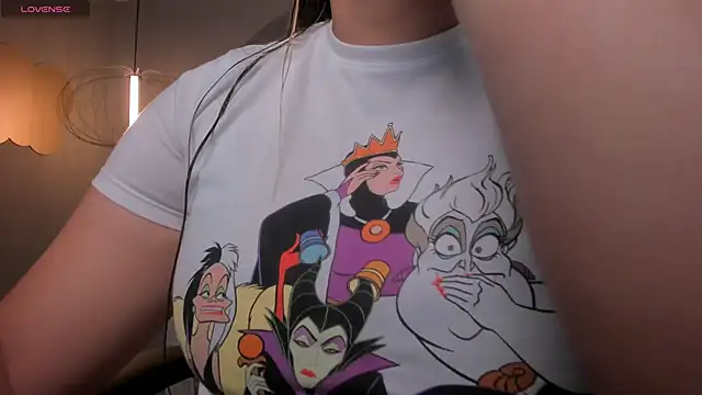 Snapshot of MartinnaBonnet chatting on March 15, 2025, 10:35 am MartinnaBonnet online show from March 15, 2025, 10:35 am