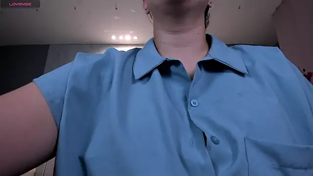 Snapshot of MartinnaBonnet chatting on February 16, 2025, 10:21 am MartinnaBonnet online show from February 16, 2025, 10:21 am