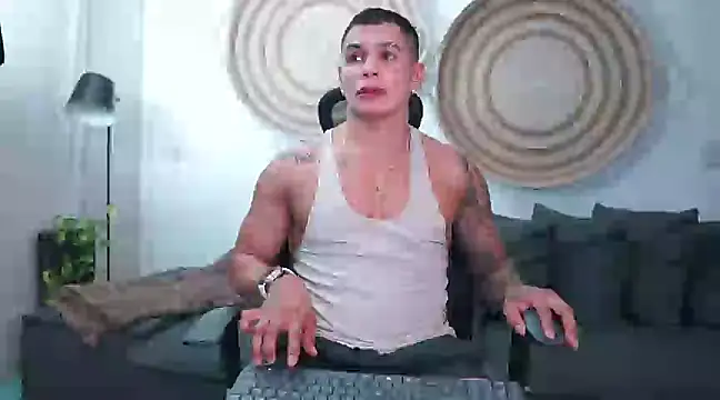 Snapshot of aless_perez chatting on March 12, 2025, 12:20 am aless perez online show from March 12, 2025, 12:20 am
