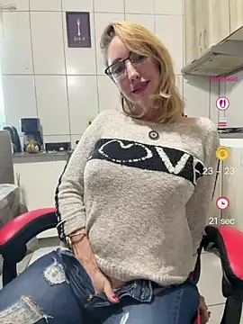 RAIRAsexy online show from July 30, 2026, 8:19 pm