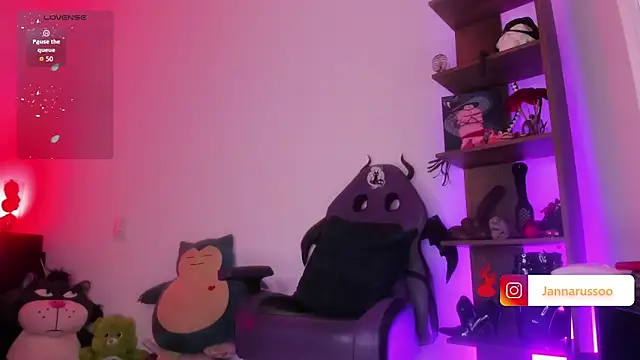 EmmaRusso online show from April 8, 2026, 7:37 pm