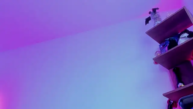 EmmaRusso online show from March 7, 2026, 10:37 pm