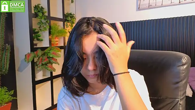 Ivy Gail online show from November 13, 2025, 3:32 am