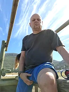 Snapshot of DaddyCumBumZA chatting on December 8, 2024, 7:15 am DaddyCumBumZA online show from December 8, 2024, 7:15 am