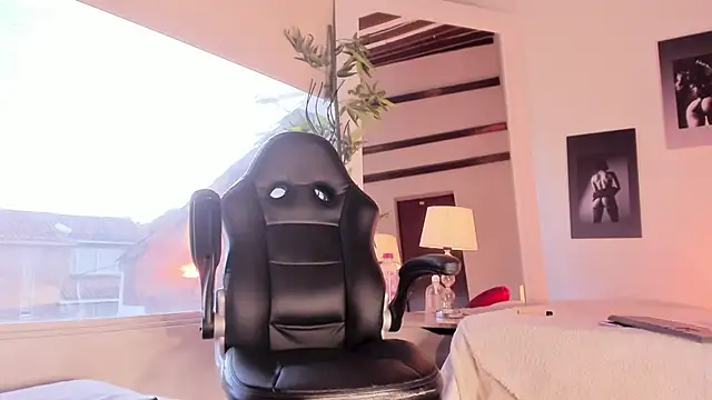 Snapshot of Alicee_Levine chatting on February 4, 2026, 10:05 pm Alicee Levine online show from February 4, 2026, 10:05 pm