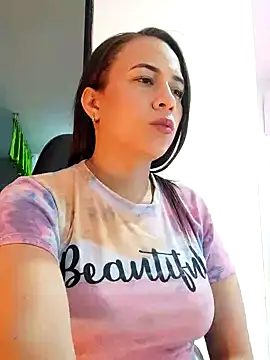 Snapshot of Nanybaker95 chatting on December 4, 2024, 12:13 am Nanybaker95 online show from December 4, 2024, 12:13 am