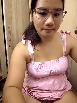 Snapshot of Kissy07 chatting on October 8, 2025, 10:50 am Kissy07 online show from October 8, 2025, 10:50 am