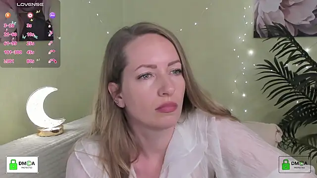 Queenymel online show from June 17, 2026, 12:59 pm