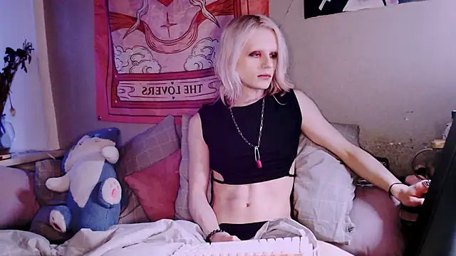 Snapshot of Alien_Bella chatting on February 2, 2026, 2:16 pm Alien Bella online show from February 2, 2026, 2:16 pm