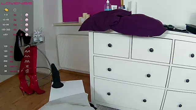 Snapshot of Latina_daily chatting on February 24, 2026, 1:23 pm Latina daily online show from February 24, 2026, 1:23 pm