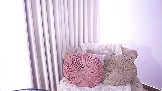 Snapshot of divavirtual11 chatting on November 30, 2025, 1:34 pm divavirtual11 online show from November 30, 2025, 1:34 pm