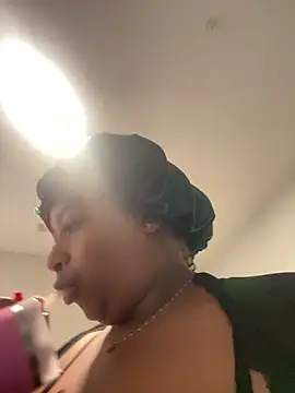 BigFineSelena online show from December 29, 2024, 2:52 pm