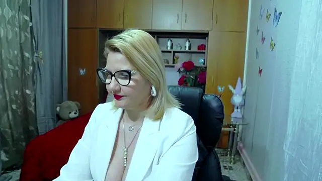Snapshot of LucilleFenlys chatting on February 11, 2025, 7:38 pm LucilleFenlys online show from February 11, 2025, 7:38 pm