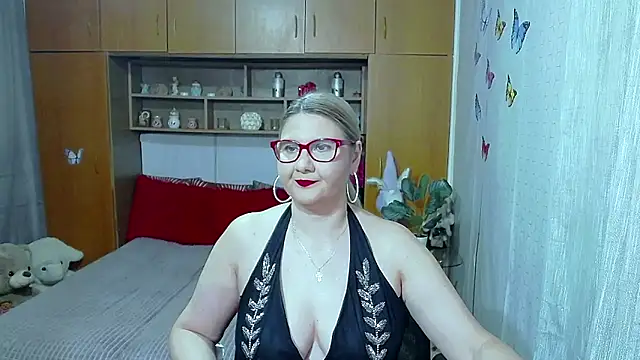 Snapshot of LucilleFenlys chatting on May 27, 2026, 7:54 pm LucilleFenlys online show from May 27, 2026, 7:54 pm