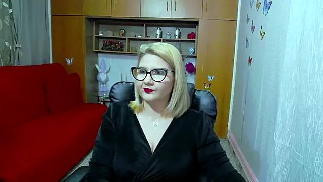 Snapshot of LucilleFenlys chatting on February 28, 2025, 9:33 pm LucilleFenlys online show from February 28, 2025, 9:33 pm