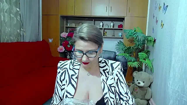Snapshot of LucilleFenlys chatting on December 13, 2024, 11:50 pm LucilleFenlys online show from December 13, 2024, 11:50 pm