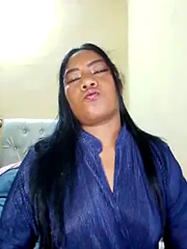 rosmery-navarro online show from November 8, 2025, 3:43 am