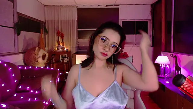 Aquamarinebubble online show from November 13, 2025, 3:43 am