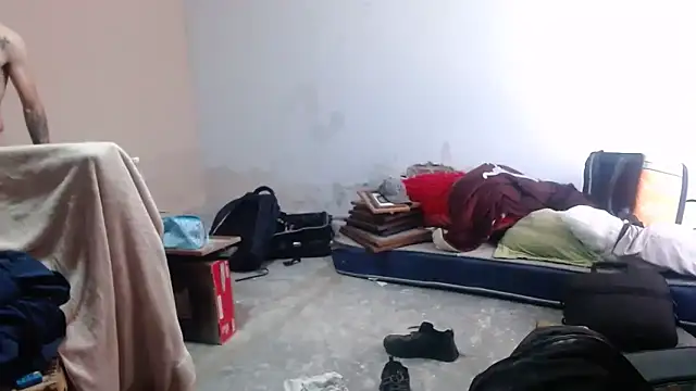 DADDYGNAGSTA online show from October 12, 2025, 7:15 pm